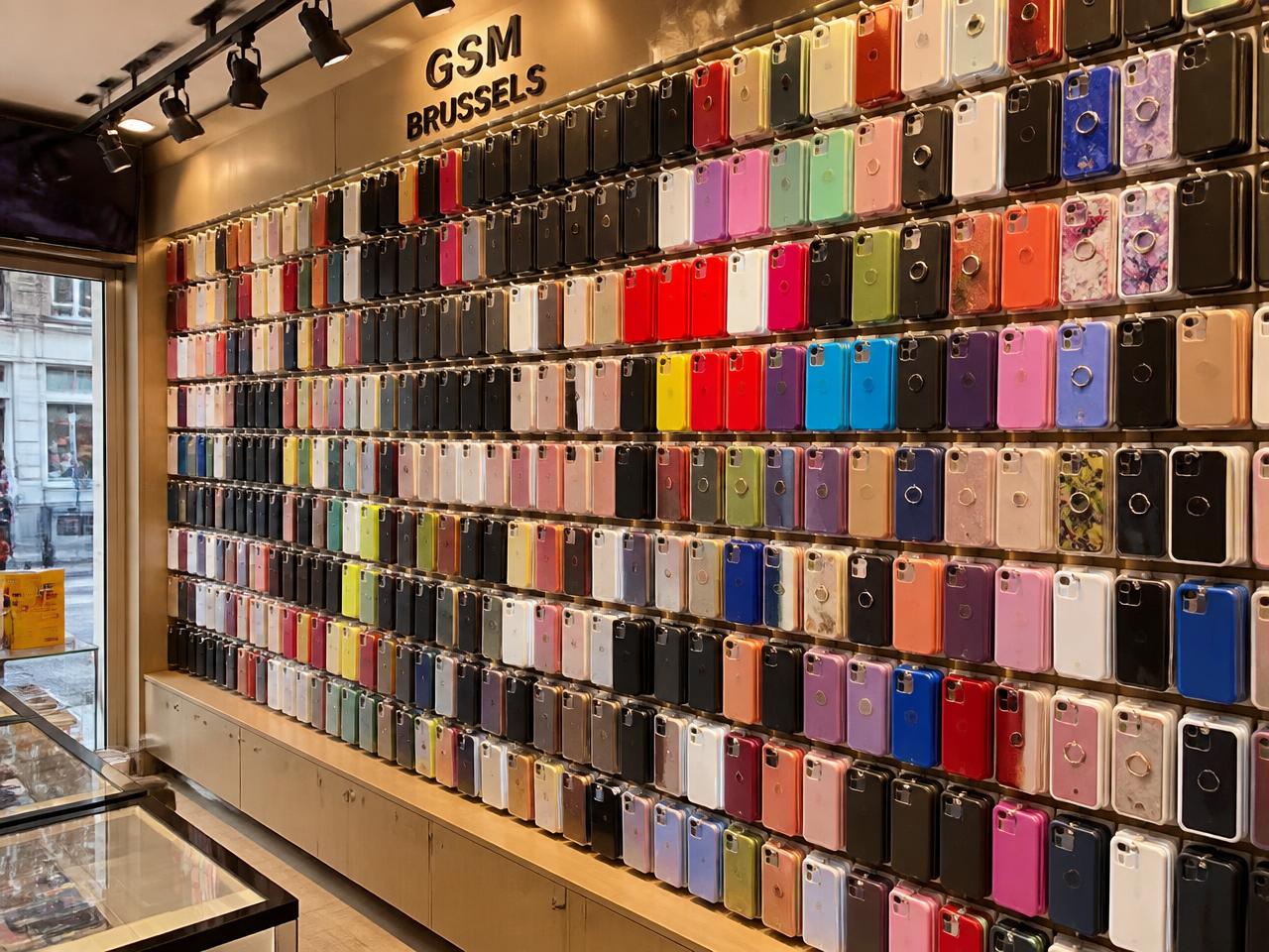 Mur de coques colorées en boutique
